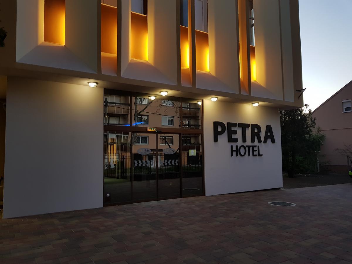 Petra Hotel Nyíregyháza Exterior foto